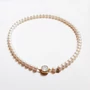 Kép 2/4 - bernadotte-jewellery-8-princess-fehér-gyöngy-nyaklánc-kristály-kapoccsal